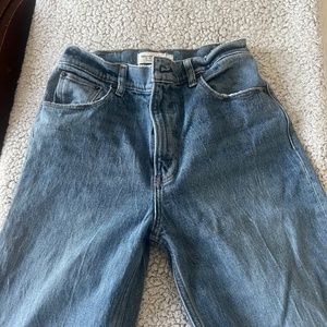 Ultra High Rise 90s Straight Jean